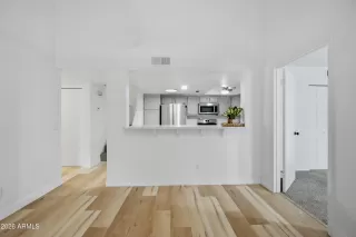 Photo #6: 6982882 Listing