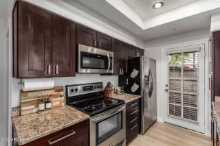 Photo #6: 6983441 Listing