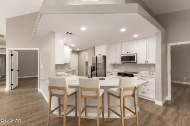 MLS: 6983861 Condo For Sale