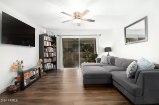 More Details about MLS # 6983917 : 540 N MAY STREET 2081#2081