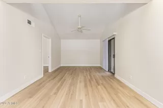 Photo #6: 6983930 Listing 