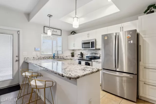 MLS: 6983990 Condo For Sale