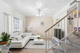 Photo #6: 6983990 Listing