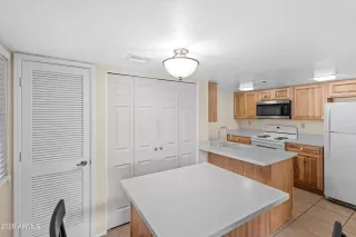 Photo #5: 6984118 Listing 