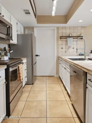 Photo #5: 6984143 Listing 