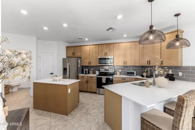 MLS: 6984208 Condo For Sale