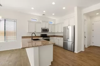 Photo #5: 6984213 Listing 