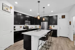 Photo #6: 6984490 Listing