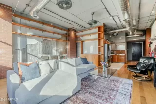 Photo #3: 6984508 Listing