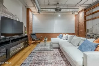 Photo #5: 6984508 Listing