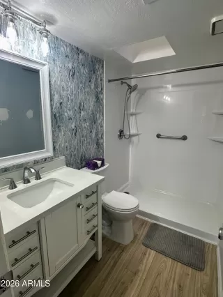 Photo #4: 6984610 Listing