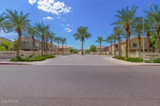 Photo #4: 6984892 Listing