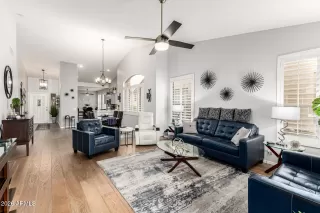 Photo #6: 6984911 Listing