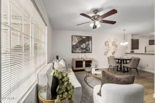 Photo #6: 6984940 Listing 