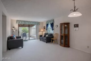 Photo #4: 6985328 Listing