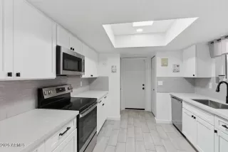 Photo #5: 6985437 Listing