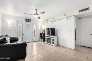 Photo #5: 6986209 Listing 