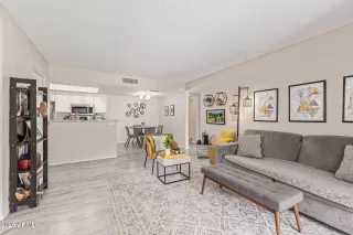 Photo #2: 6986248 Listing 