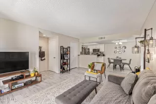 Photo #3: 6986248 Listing 