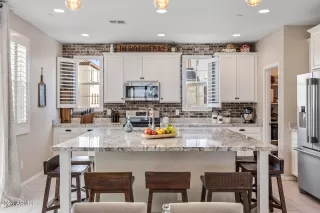 Photo #5: 6986332 Listing 