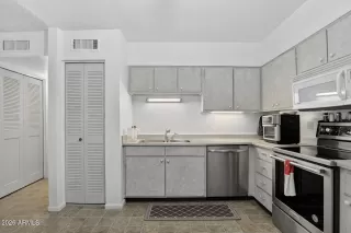 Photo #2: 6986336 Listing 