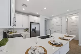 Photo #1: 6986686 Listing 