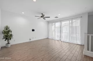 Photo #2: 6986686 Listing 