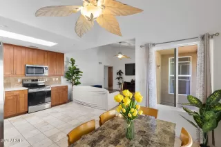 Photo #2: 6986874 Listing 