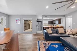 Photo #5: 6986907 Listing