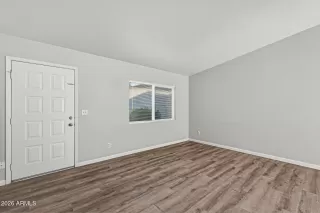 Photo #5: 6987340 Listing 