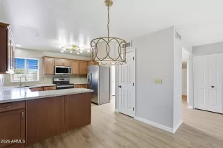 Photo #6: 6987743 Listing 