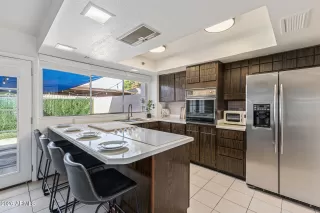 Photo #5: 6987855 Listing 