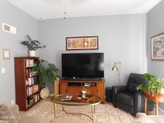 Photo #5: 6987883 Listing