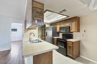 Photo #3: 6988058 Listing