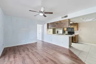 Photo #5: 6988058 Listing