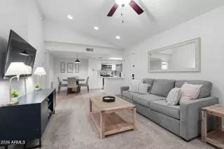 Photo #2: 6988293 Listing 