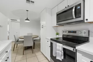 Photo #6: 6988293 Listing 