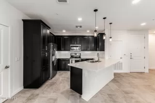 Photo #1: 6988301 Listing 