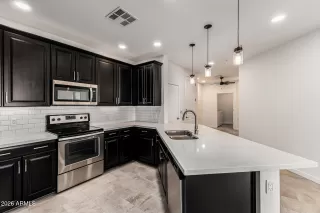 Photo #2: 6988301 Listing 