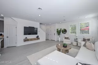 Photo #2: 6988383 Listing 