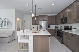 Photo #6: 6988383 Listing 