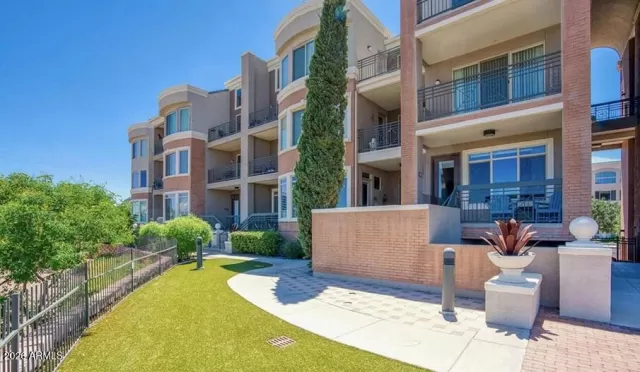 MLS: 6988506 Condo For Sale