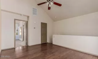 Photo #6: 6988680 Listing 