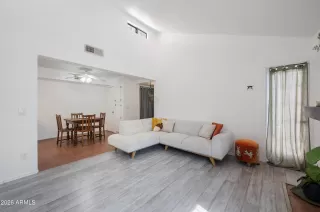 Photo #6: 6988769 Listing