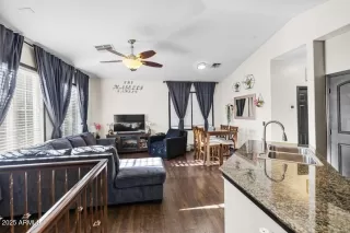 Photo #4: 6989069 Listing