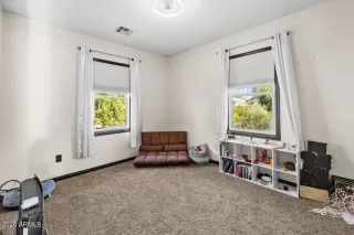 Photo #6: 6989069 Listing