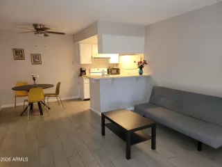 Photo #2: 6989169 Listing