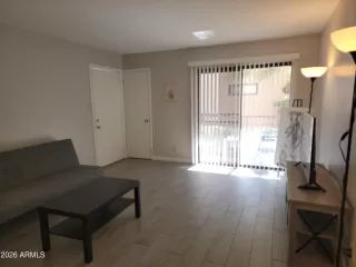 Photo #5: 6989169 Listing