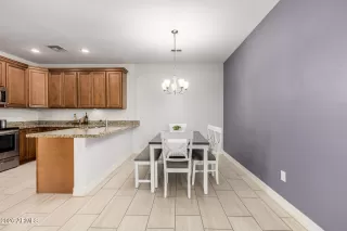 Photo #5: 6989460 Listing