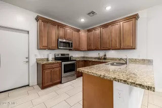 Photo #6: 6989460 Listing